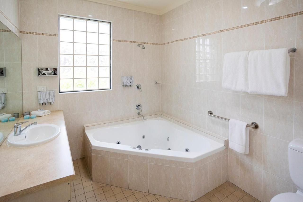 Hawkesbury Race Club Motel Windsor Extérieur photo